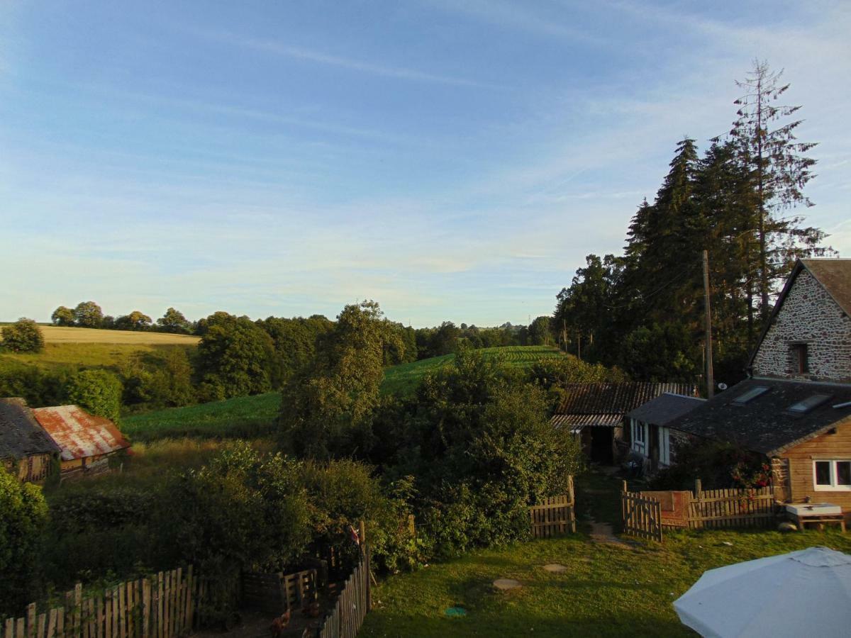 Le Domaine Villa Saint-Symphorien-des-Monts Exteriör bild