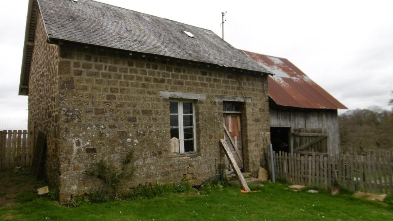 Le Domaine Villa Saint-Symphorien-des-Monts Exteriör bild